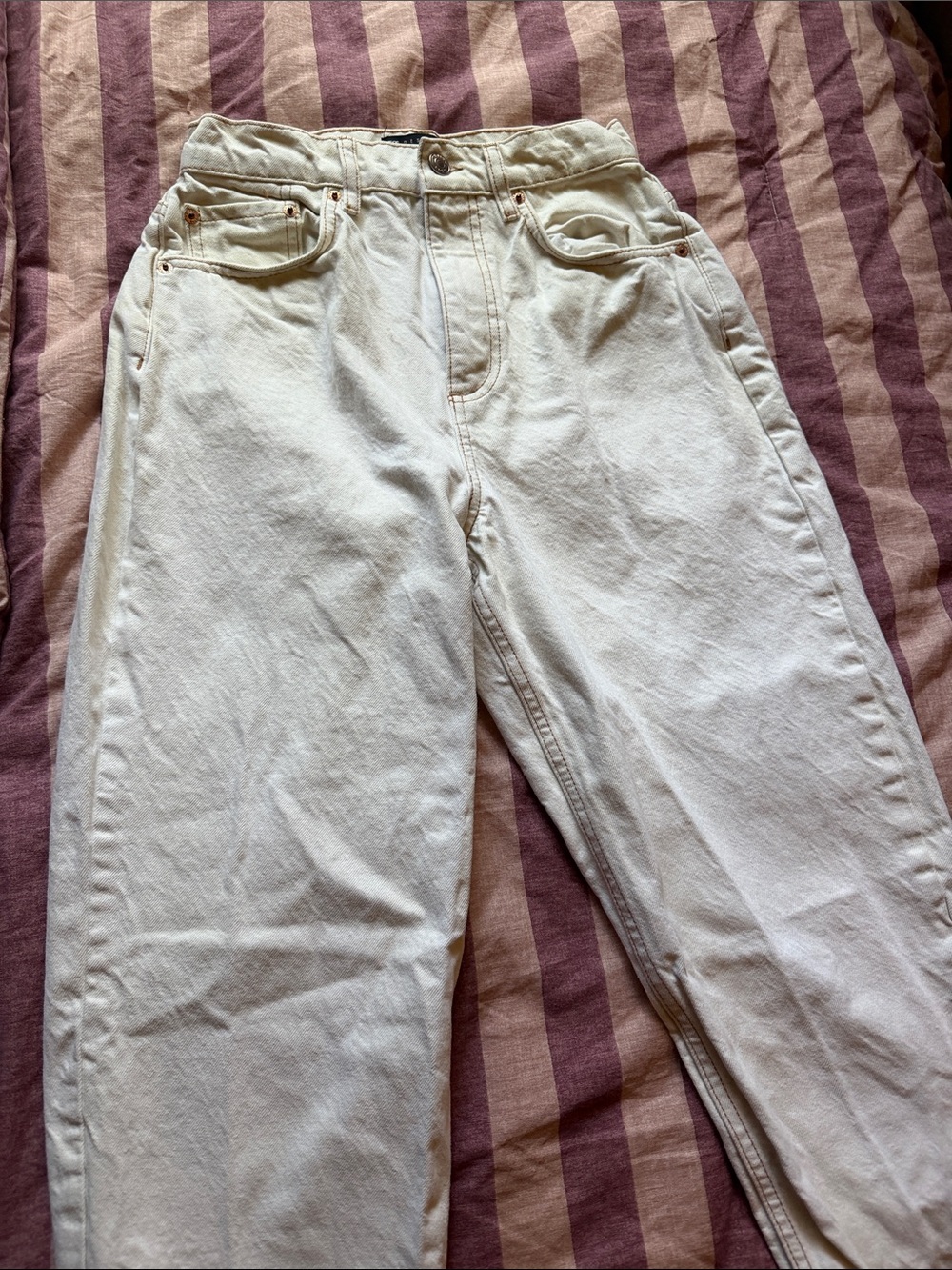 Women’s High-Rise Cream Jeans